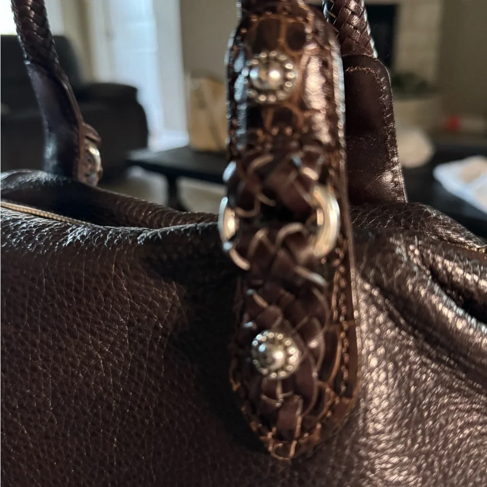 EUC Elegant Brown Leather Handbag no rips or stains. Great size. - Picture 12 of 14